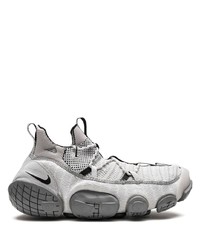 Sneakers basse grigie di Nike