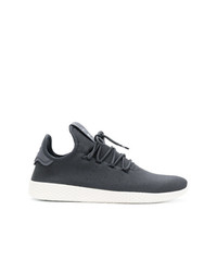 Sneakers basse grigio scuro di Adidas By Pharrell Williams