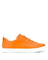 Sneakers basse in pelle arancioni di Camper
