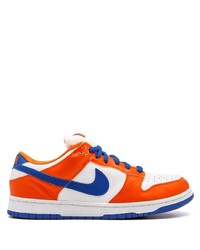 Sneakers basse in pelle arancioni di Nike