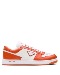Sneakers basse in pelle arancioni di Prada