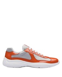 Sneakers basse in pelle arancioni di Prada