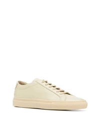Sneakers basse in pelle beige di Common Projects
