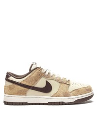 Sneakers basse in pelle beige di Nike