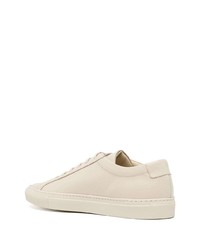 Sneakers basse in pelle beige di Common Projects