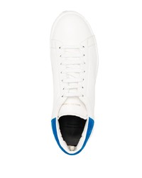 Sneakers basse in pelle bianche e blu di Officine Creative