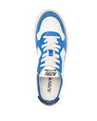 Sneakers basse in pelle bianche e blu di AUTRY