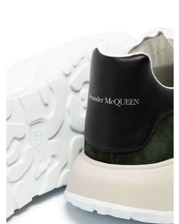 Sneakers basse in pelle bianche e nere di Alexander McQueen