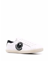 Sneakers basse in pelle bianche e nere di Moncler