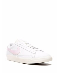 Sneakers basse in pelle bianche e rosa di Nike