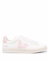 Sneakers basse in pelle bianche e rosa di Veja