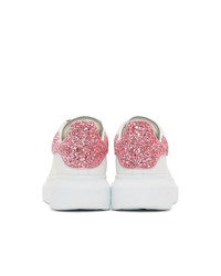 Sneakers basse in pelle bianche e rosa di Alexander McQueen