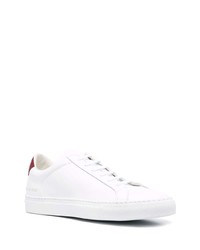 Sneakers basse in pelle bianche e rosse di Common Projects