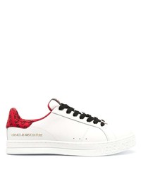 Sneakers basse in pelle bianche e rosse di VERSACE JEANS COUTURE