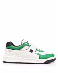 Sneakers basse in pelle bianche e verdi di Valentino Garavani