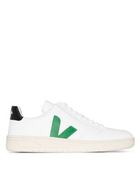 Sneakers basse in pelle bianche e verdi di Veja