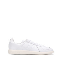 Sneakers basse in pelle bianche di adidas