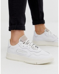 Sneakers basse in pelle bianche di adidas Originals