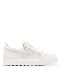 Sneakers basse in pelle bianche di Giuseppe Zanotti