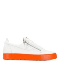 Sneakers basse in pelle bianche di Giuseppe Zanotti