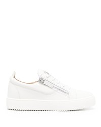 Sneakers basse in pelle bianche di Giuseppe Zanotti