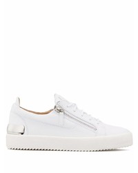 Sneakers basse in pelle bianche di Giuseppe Zanotti