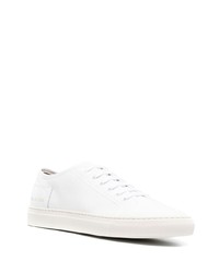 Sneakers basse in pelle bianche di Common Projects