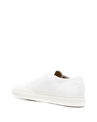 Sneakers basse in pelle bianche di Common Projects