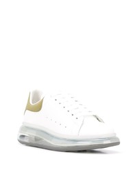 Sneakers basse in pelle bianche di Alexander McQueen