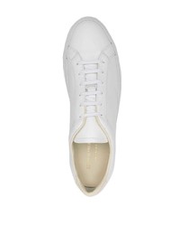 Sneakers basse in pelle bianche di Common Projects