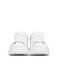 Sneakers basse in pelle bianche di Alexander McQueen