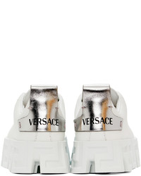 Sneakers basse in pelle bianche di Versace