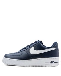 Sneakers basse in pelle blu scuro e bianche di Nike