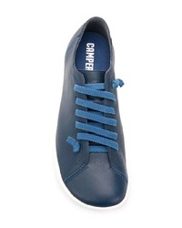Sneakers basse in pelle blu scuro di Camper