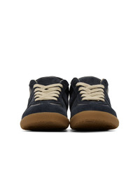 Sneakers basse in pelle blu scuro di Maison Margiela