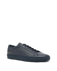 Sneakers basse in pelle blu scuro di Common Projects