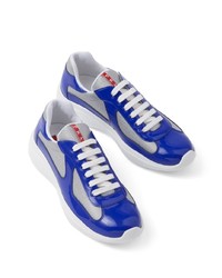 Sneakers basse in pelle blu di Prada
