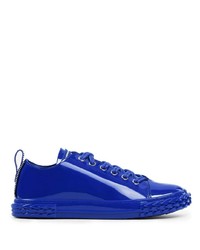 Sneakers basse in pelle blu di Giuseppe Zanotti