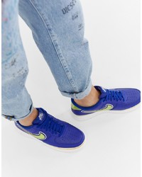 Sneakers basse in pelle blu di Nike