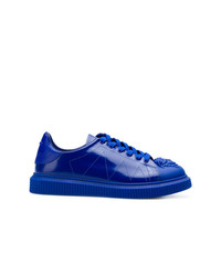 Sneakers basse in pelle blu di Versace