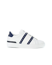 Sneakers basse in pelle con borchie bianche