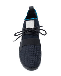 Sneakers basse in pelle con borchie nere di Giuseppe Zanotti Design