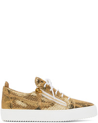 Sneakers basse in pelle con stampa serpente dorate di Giuseppe Zanotti