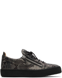 Sneakers basse in pelle con stampa serpente grigio scuro di Giuseppe Zanotti