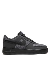 Sneakers basse in pelle con stampa serpente grigio scuro di Nike