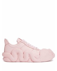 Sneakers basse in pelle con stampa serpente rosa