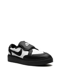 Sneakers basse in pelle decorate nere di Nike