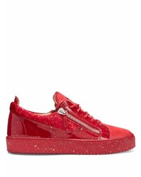 Sneakers basse in pelle decorate rosse di Giuseppe Zanotti