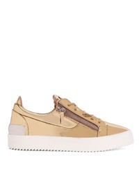 Sneakers basse in pelle dorate di Giuseppe Zanotti