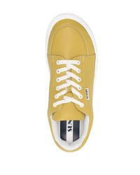 Sneakers basse in pelle gialle di Sunnei